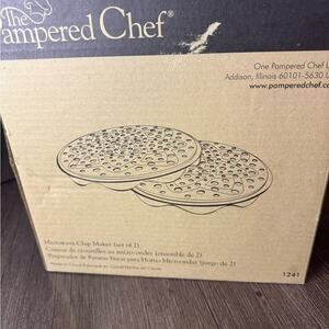 Pampered Chef Microwave Chip Maker Duo